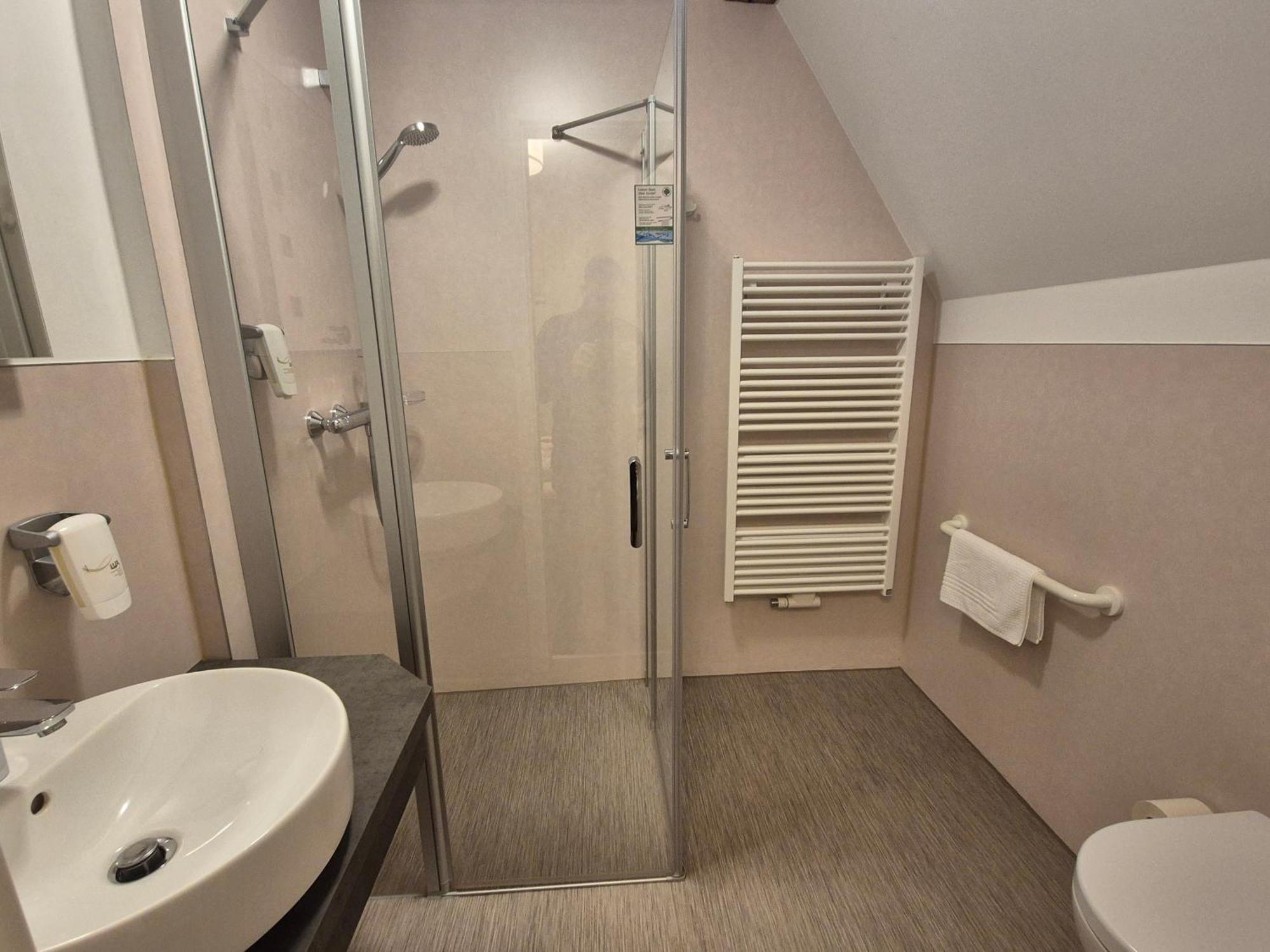 Teutsche Schule Hotel Schleusingen Екстериор снимка
