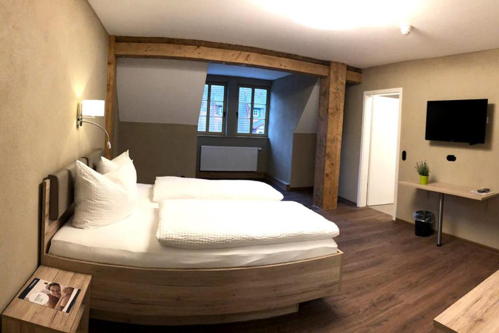 Teutsche Schule Hotel Schleusingen Екстериор снимка